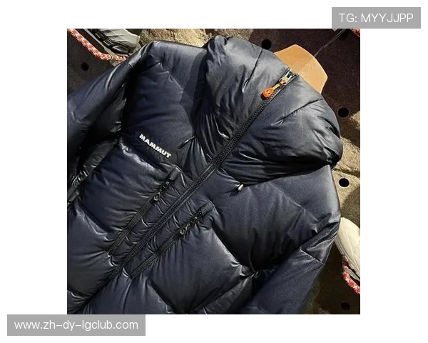 冬季足球长款训练棉服保暖舒适 专为寒冷天气设计助力训练表现